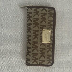 Michael Kors Logo Wallet